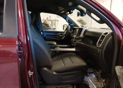 2022 Ram 1500 Big Horn 4X4 5'7 Box z USA, uszkodzony, nr VIN 1C6RRFFG4NN461529